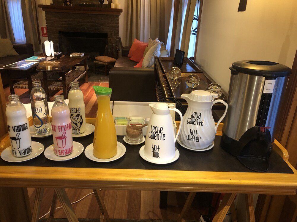 Coffee station with drink dispensers