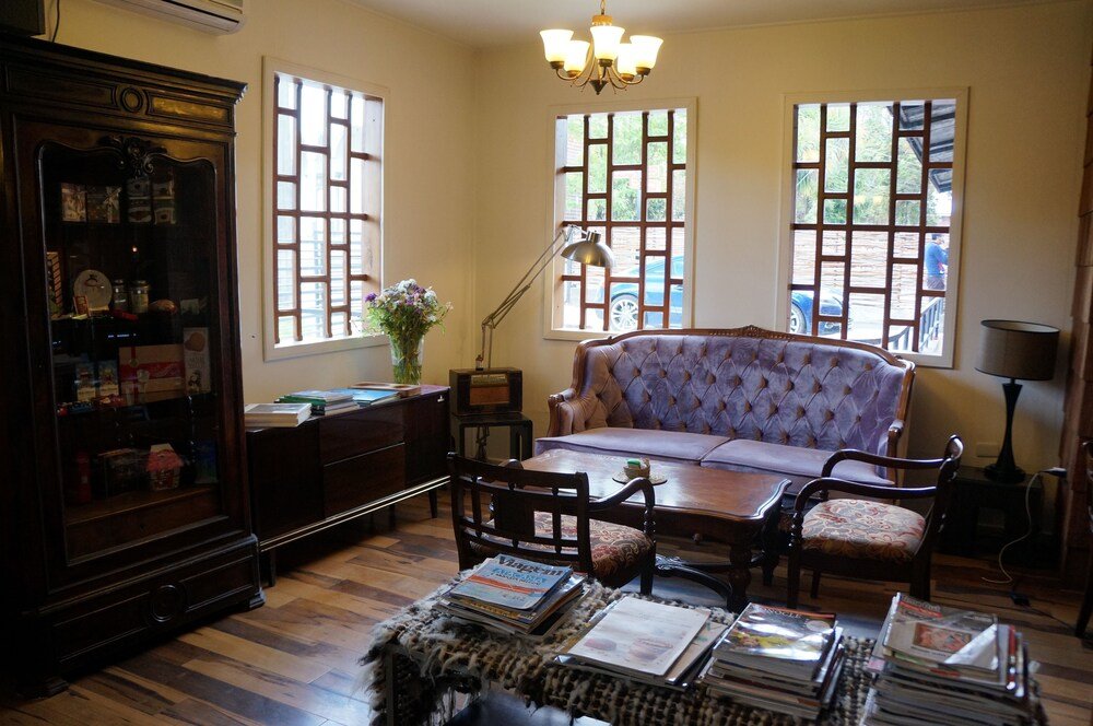 Cozy living room with a sofa at the hotel