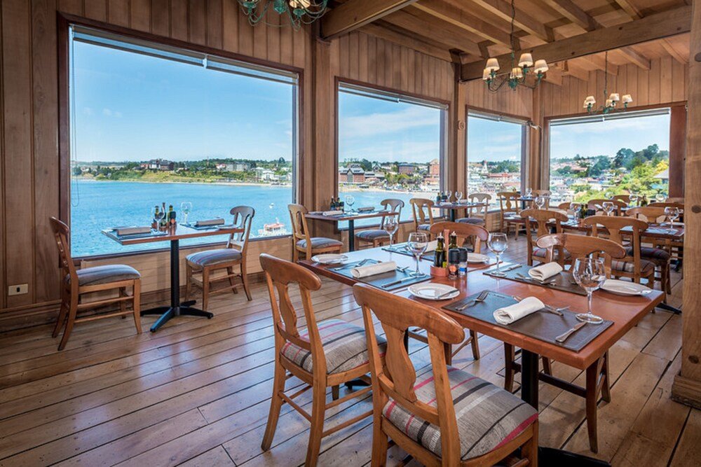 Restaurant with wooden interior at the lakeside hotel