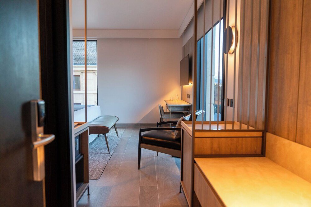 Modern interior with a dining area at Hotel Cabo de Hornos