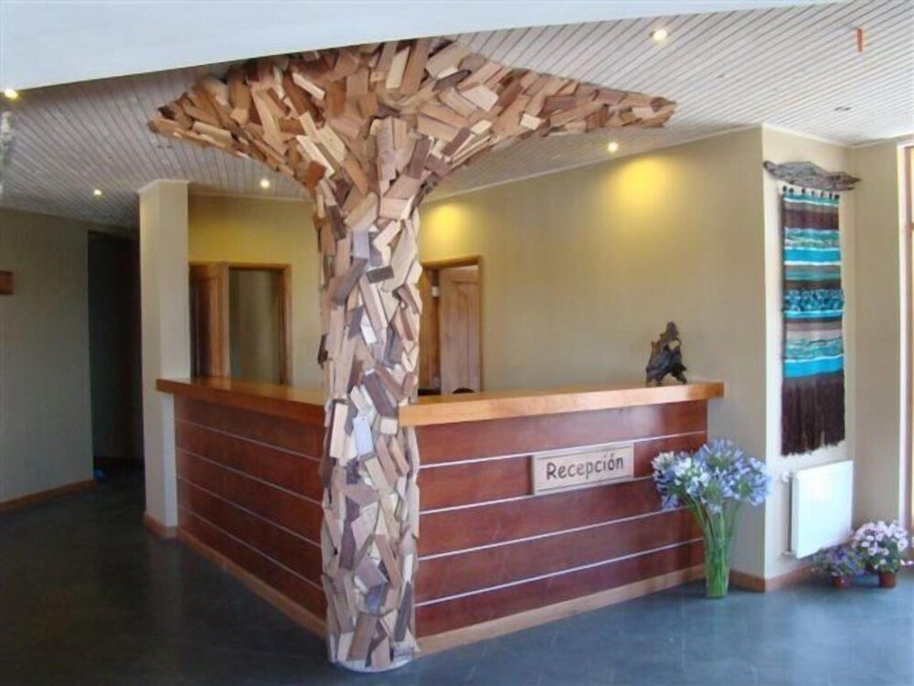 Reception desk with a geometric wooden pillar structure